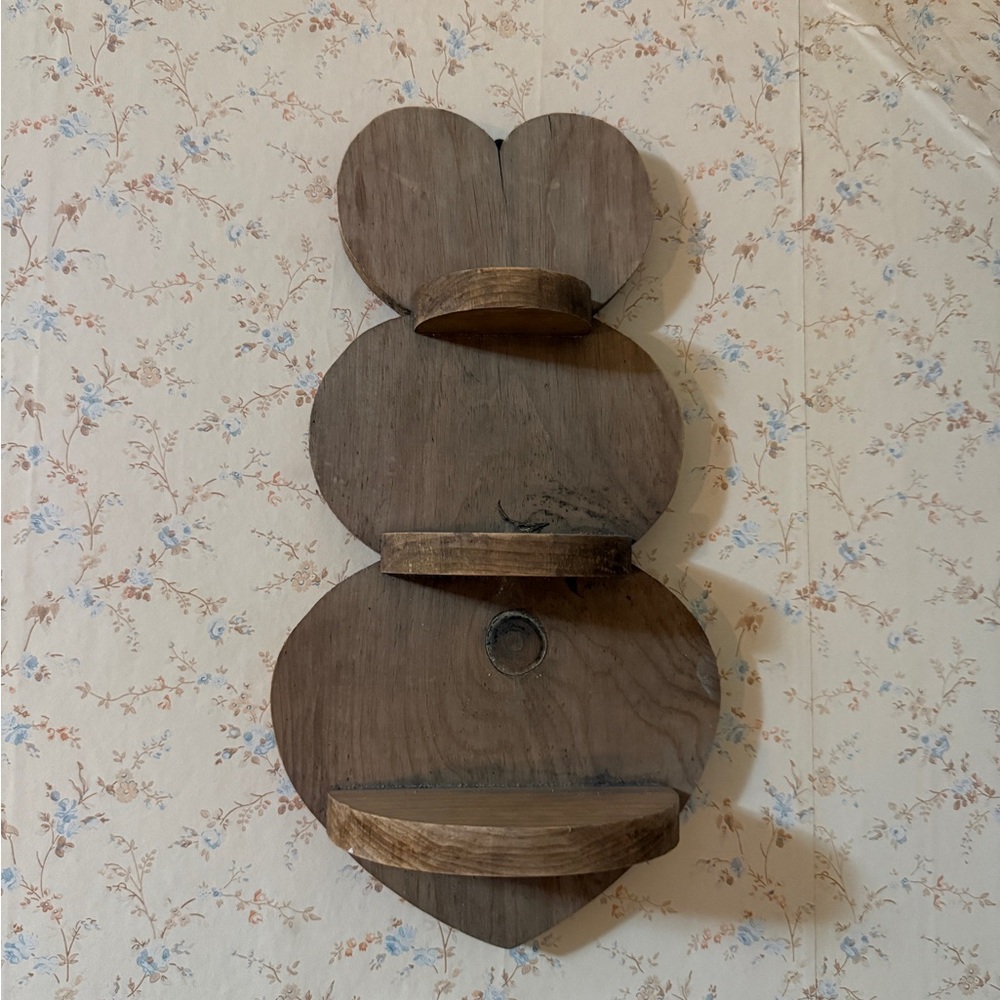 Old Heart Shelf - Picture 2 of 4
